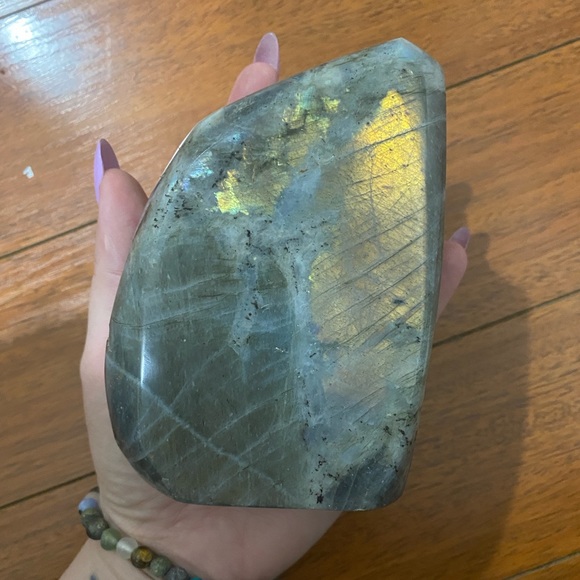 Labradorite polished crystal - Picture 3 of 5